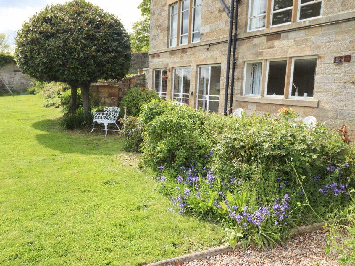 The Garden Apartment Whitby Exterior photo